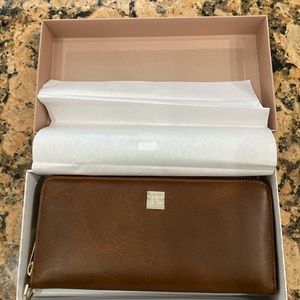 New Rachel Cruze Wallet in Brown